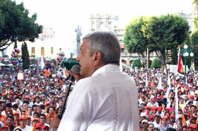 El Lic. Andrés Manuel López Obrador en la ciudad de Puebla ayer domingo 7 de Junio